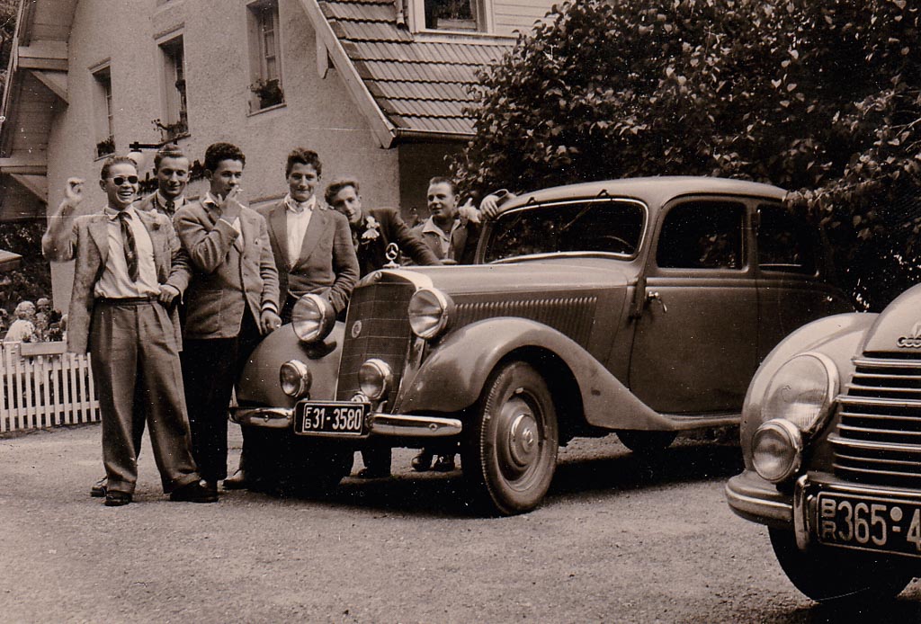 Junge Manner Mit Auto Vor Dem Gasthaus Schattenmuhle Ca 1955 1960 Loffingen Damals