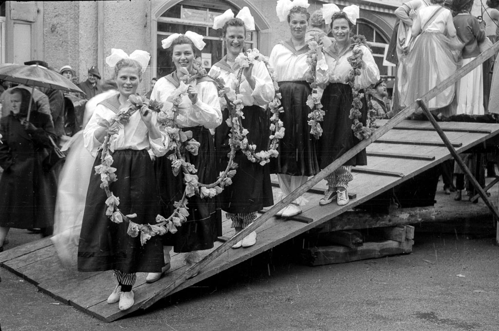 Vorführung auf der Fasnachtsbühne in der Kirchstraße, Fasnacht 1958