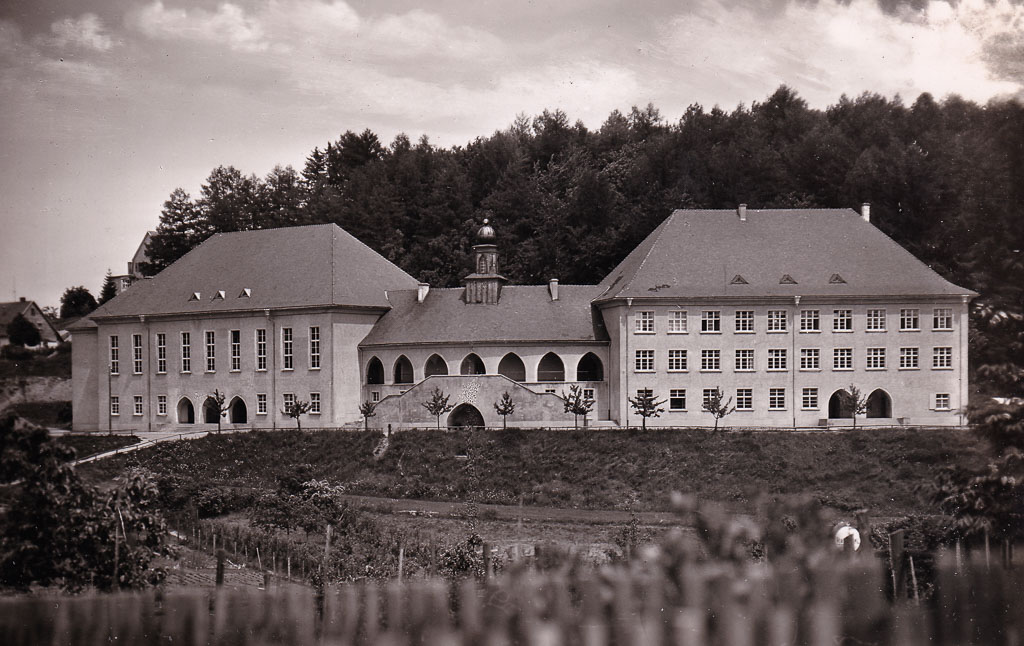 Festhalle und Volksschule an der »Hasle«, ca. 1950