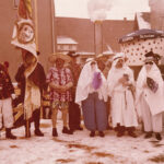 Narrengruppe auf der Fasnachtsbühne, Fasnacht 1974