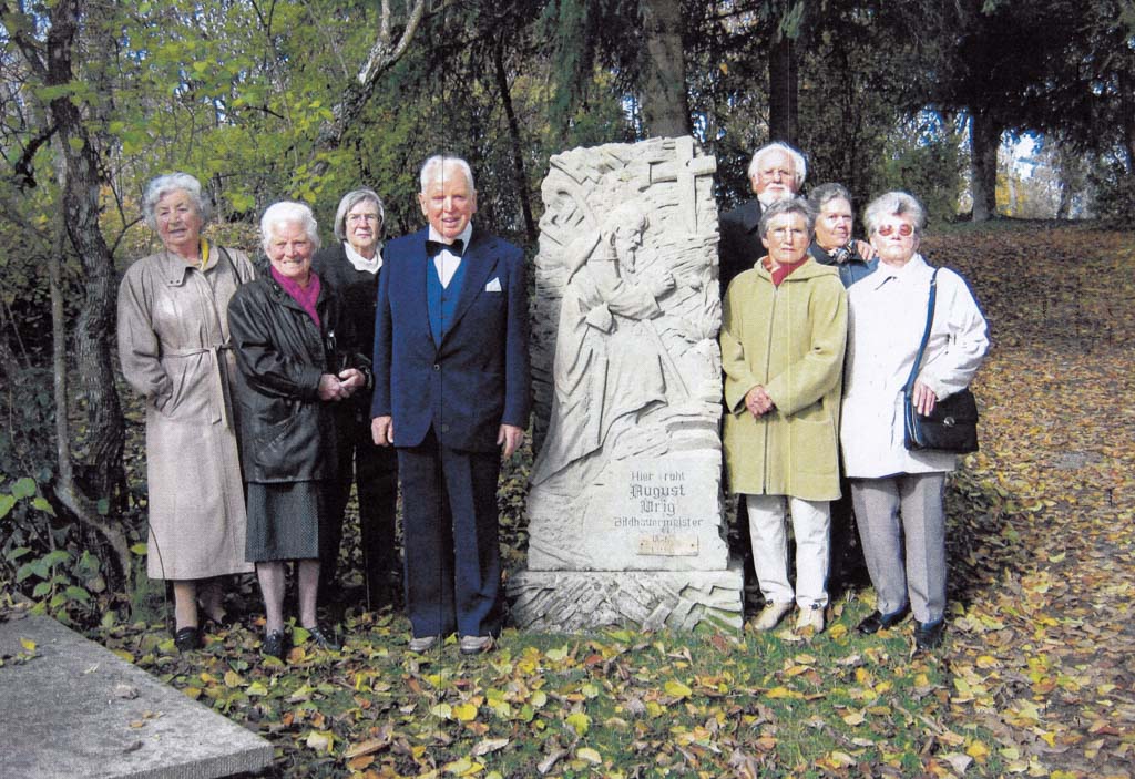 2 Fotos: Klassentreffen des Jahrgangs 1927/28 im Kurpark, 2004