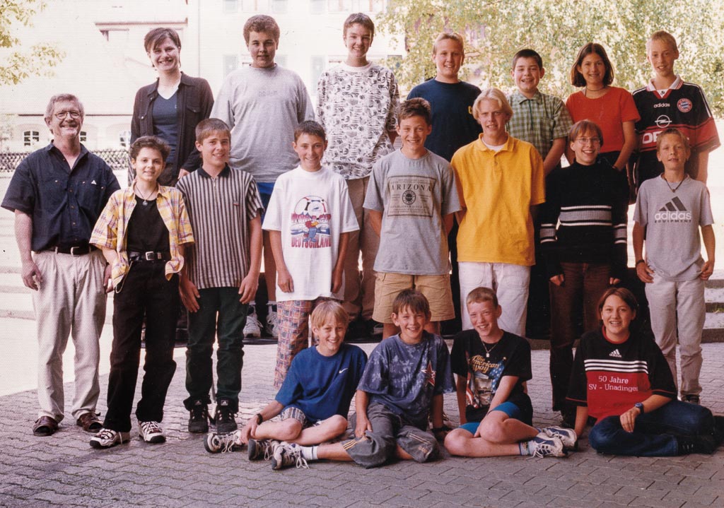 Schulklasse der Realschule mit Lehrer Waßmer, 2000