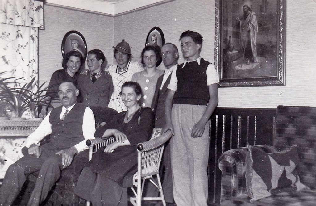 Familie Egle bei einer Feier, 21. Mai 1936
