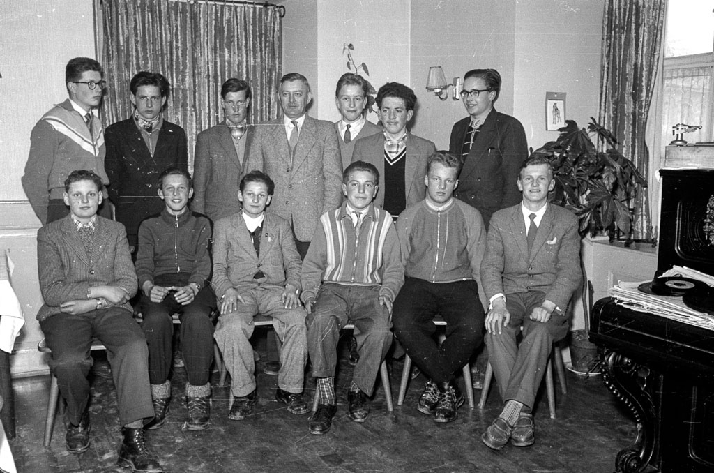 3 Fotos: Schüler der Landwirtschaftsschule, 1958