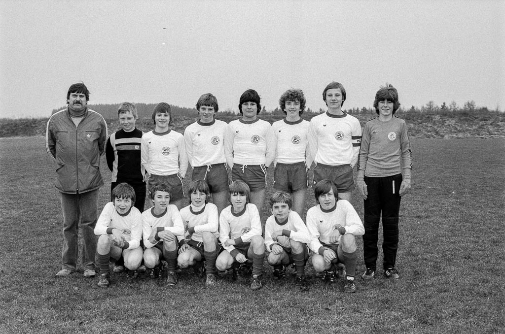 2 Fotos: C-Jugend des Fußballclub, 1980