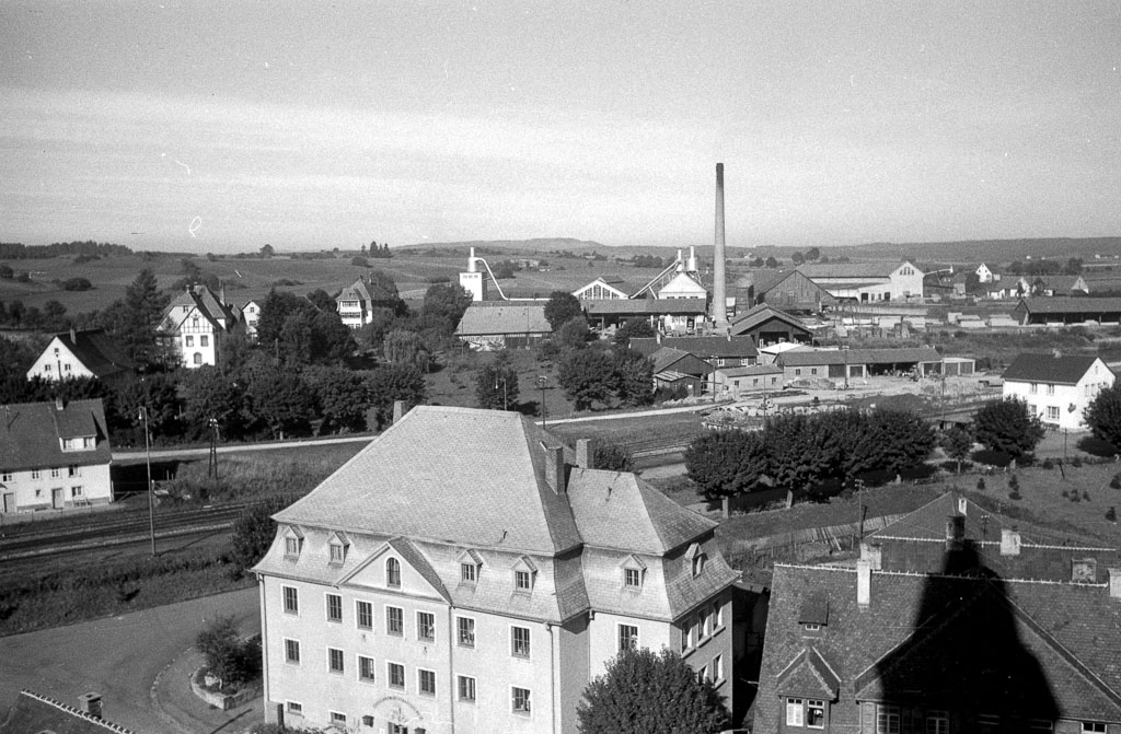 3 Fotos: Blick vom Kirchturm in Richtung Landwirtschaftsschule und Sägewerk, ca. 1957