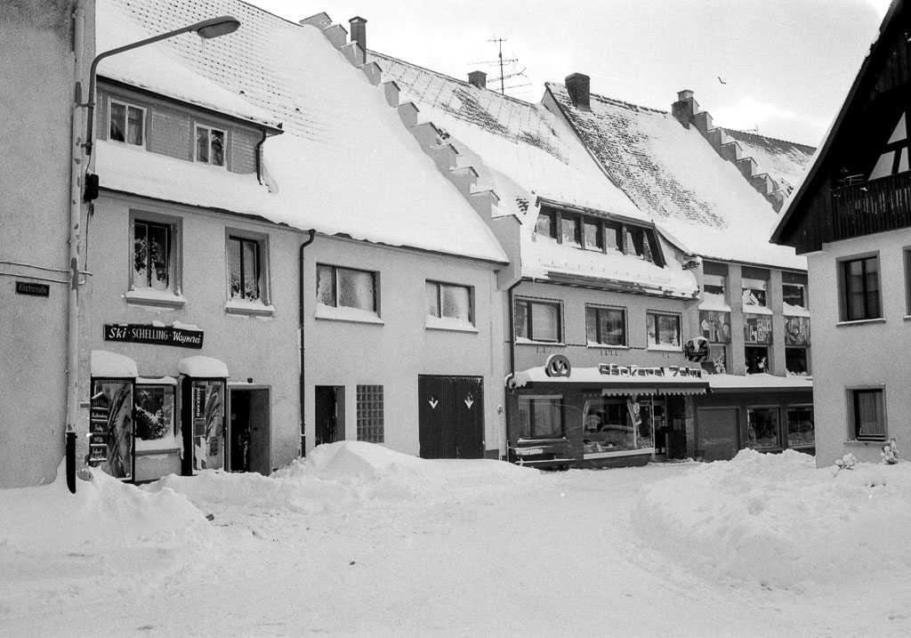 Kirchstraße mit viel Schnee, 1979