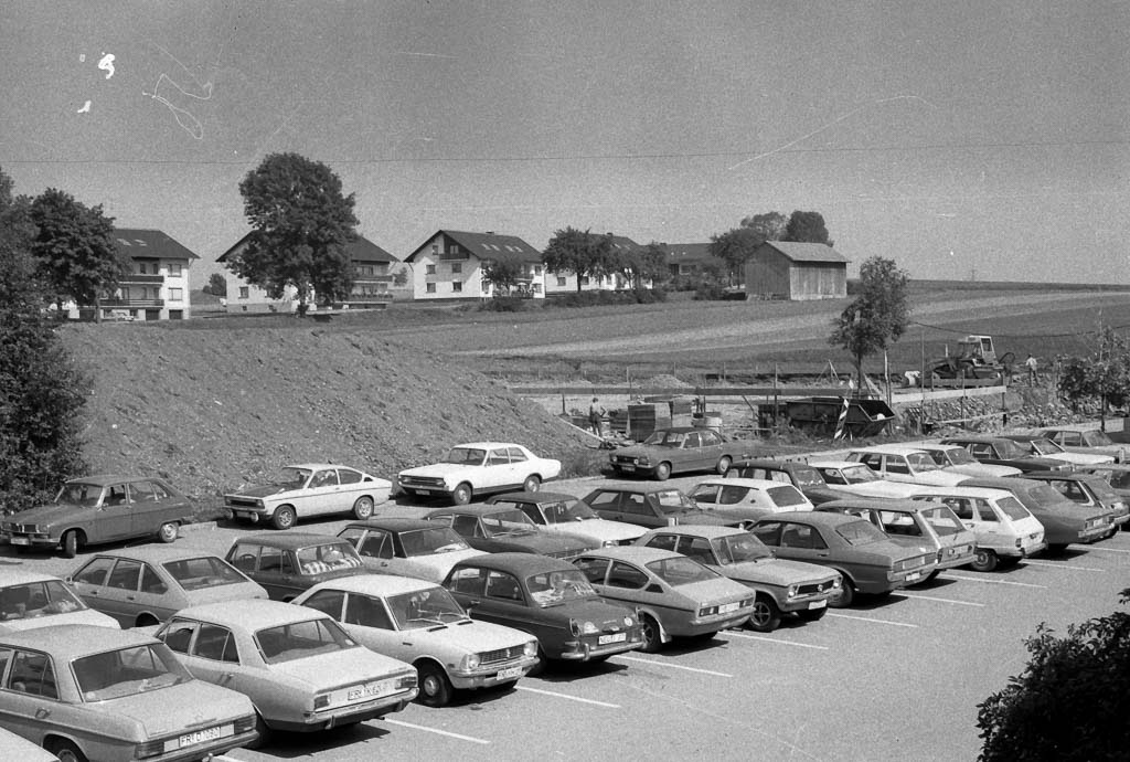 Parkplatz und Erweiterungsbau bei der Firma Studer-Revox, 1976