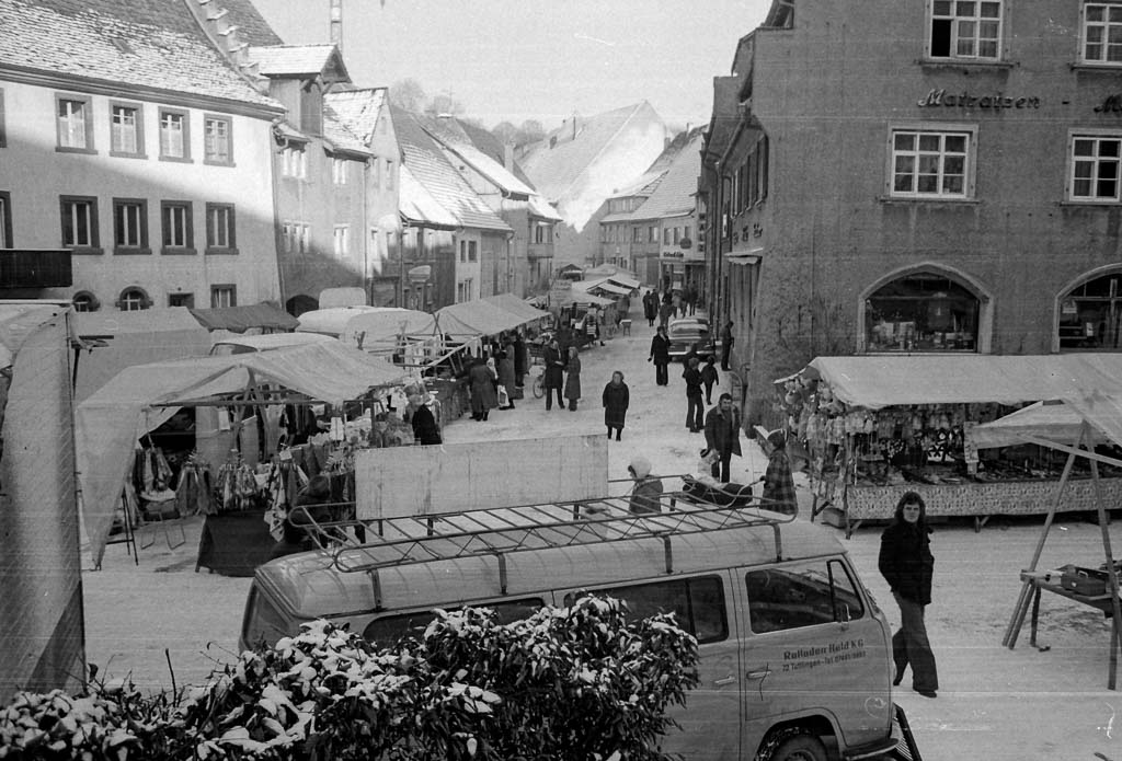 Weihnachtsmarkt in der Kirchstraße, Dezember 1973