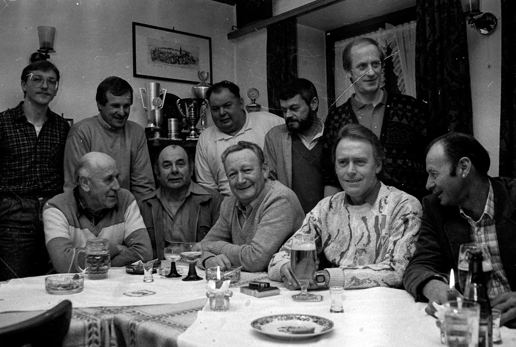 2 Fotos: Walter-Treffen im Gasthaus »Ganterbräu«, April 1988