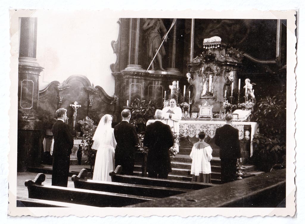 Trauung vom Brautpaar Egle / Ganter vor dem Hochaltar, August 1955