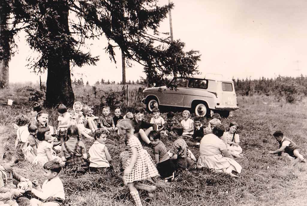 Klassenausflug mit Lehrerin Klose, Juli 1962