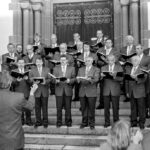 Männergesangsverein vor der Kirche Witterschneekreuz, 1993