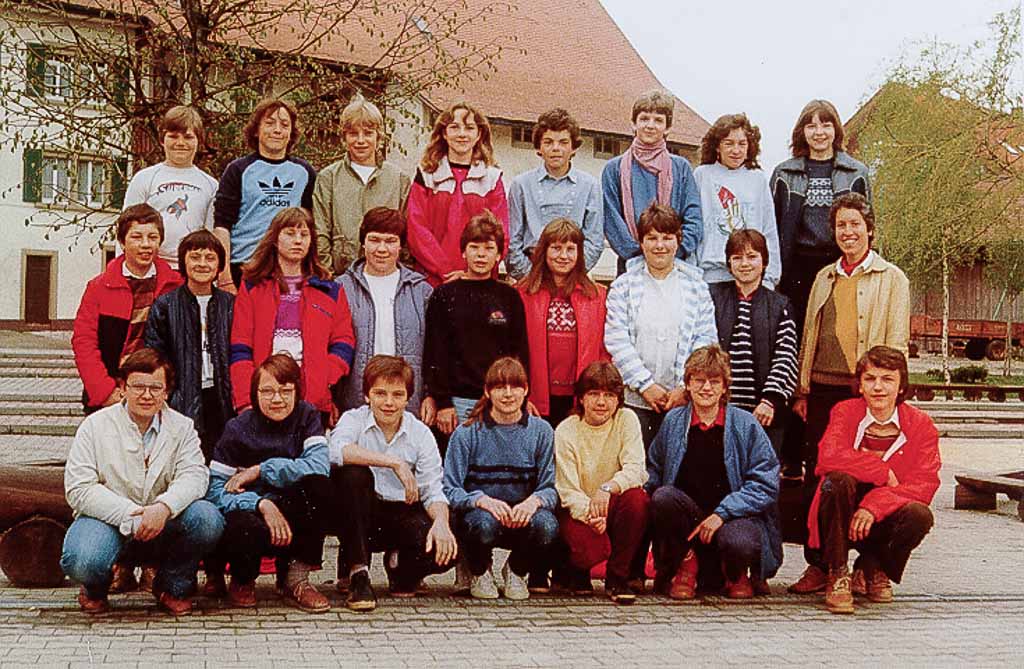 Klasse 8c der Realschule mit Lehrerin Paulus-Binder, 1984