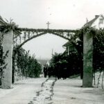 Fronleichnamsschmuck in der Alenbergstraße, ca. 1950
