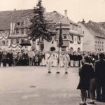 Totenehrung auf dem Rathausplatz anlässlich der Stadterhebung, 27. Mai 1951