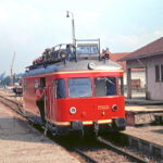 Schienenfahrzeugwagen im Bahnhof, 1973