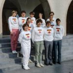 2 Fotos: Jugendrotkreuz vor der Festhalle, 1984