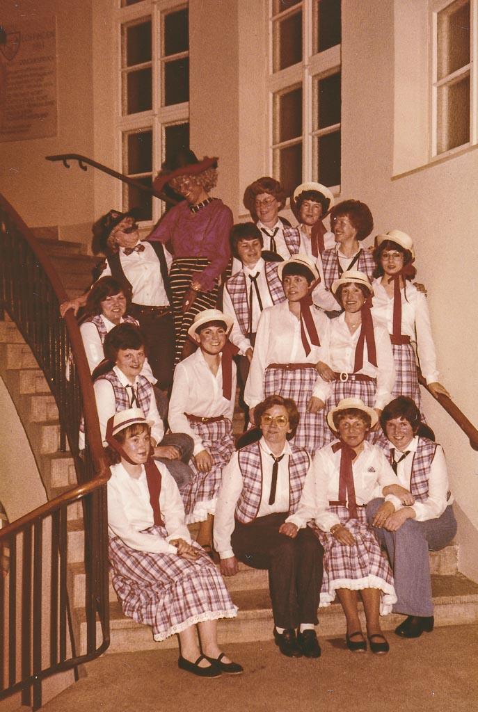 Närrische Frauengymnastikgruppe in der Festhalle, Fasnacht 1980